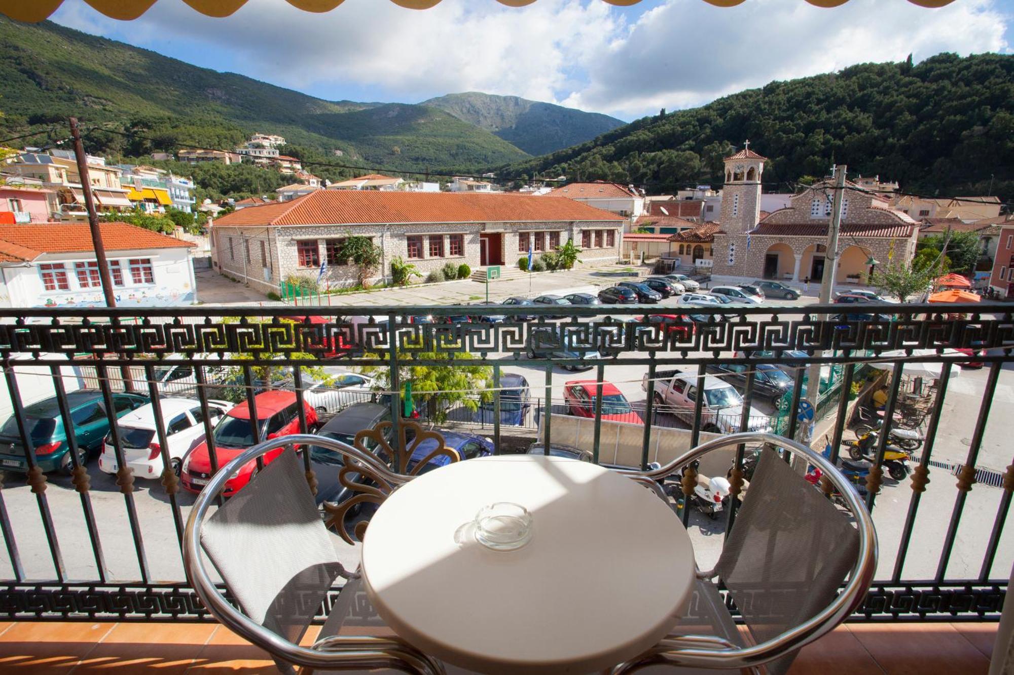 Paradise Hotel 3*