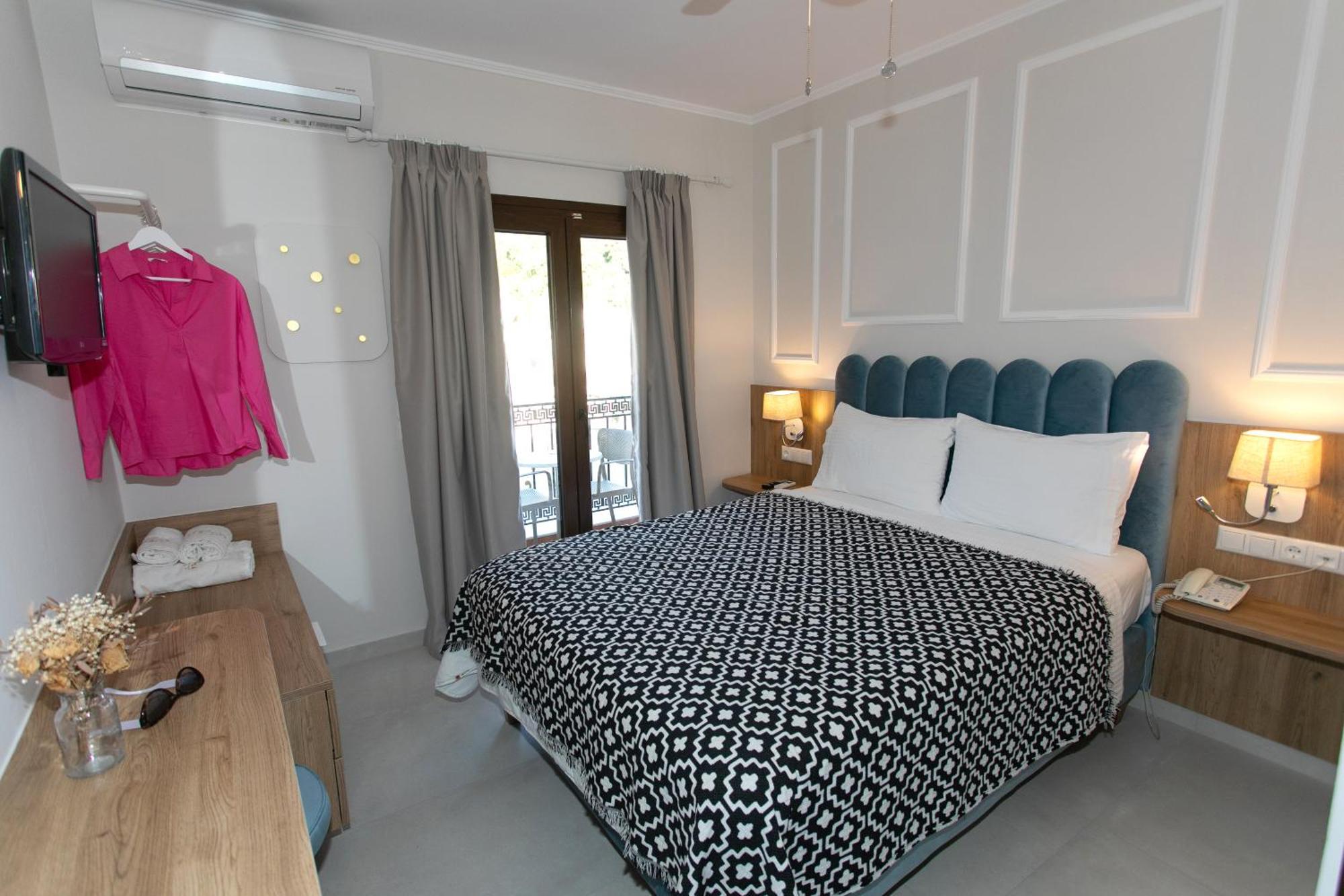 Paradise Hotel 3*